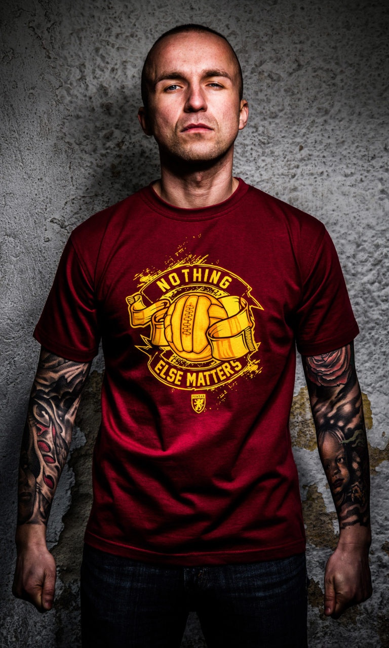 T-shirt "Nothing Else Matters"